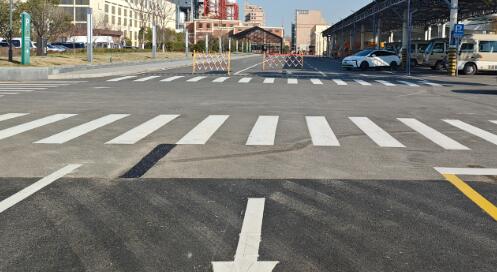 蘇州商業(yè)廣場地面劃線專家，包工包料打造智慧化通行空間